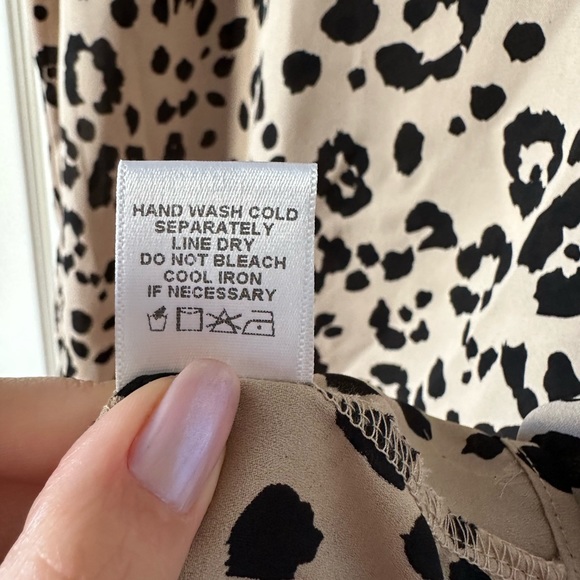 Pleione Animal Print High/Low Flowy Tank Top Size Medium - Picture 10 of 16